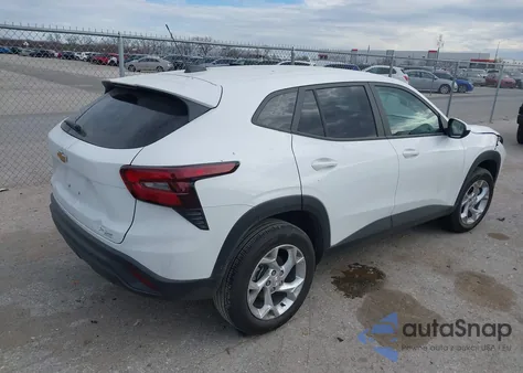 2025 Chevrolet Trax Fwd Ls z USA, uszkodzony, nr VIN KL77LFEP3SC316361